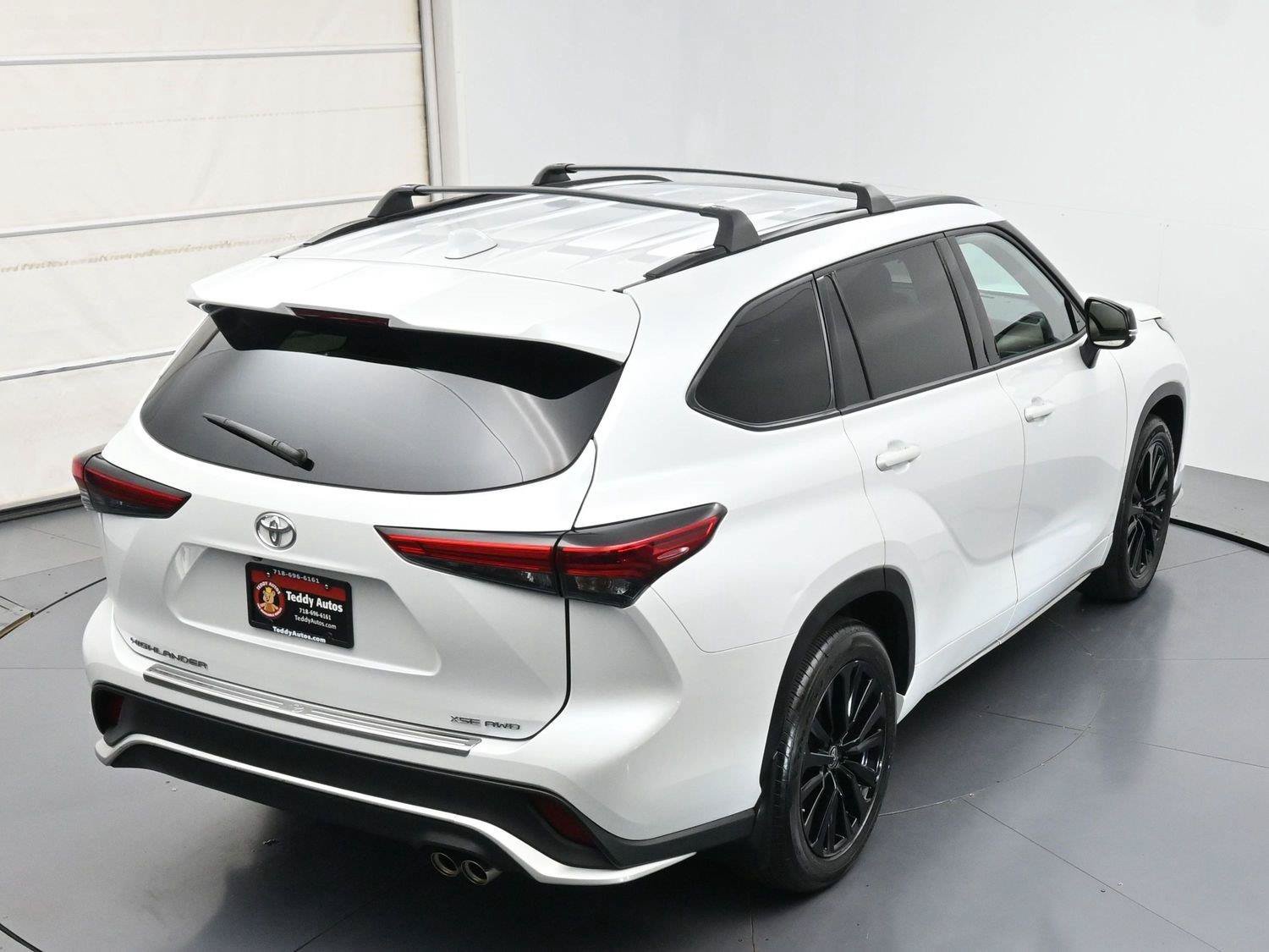 Used 2023 Toyota Highlander XSE AWD/4WD image 38