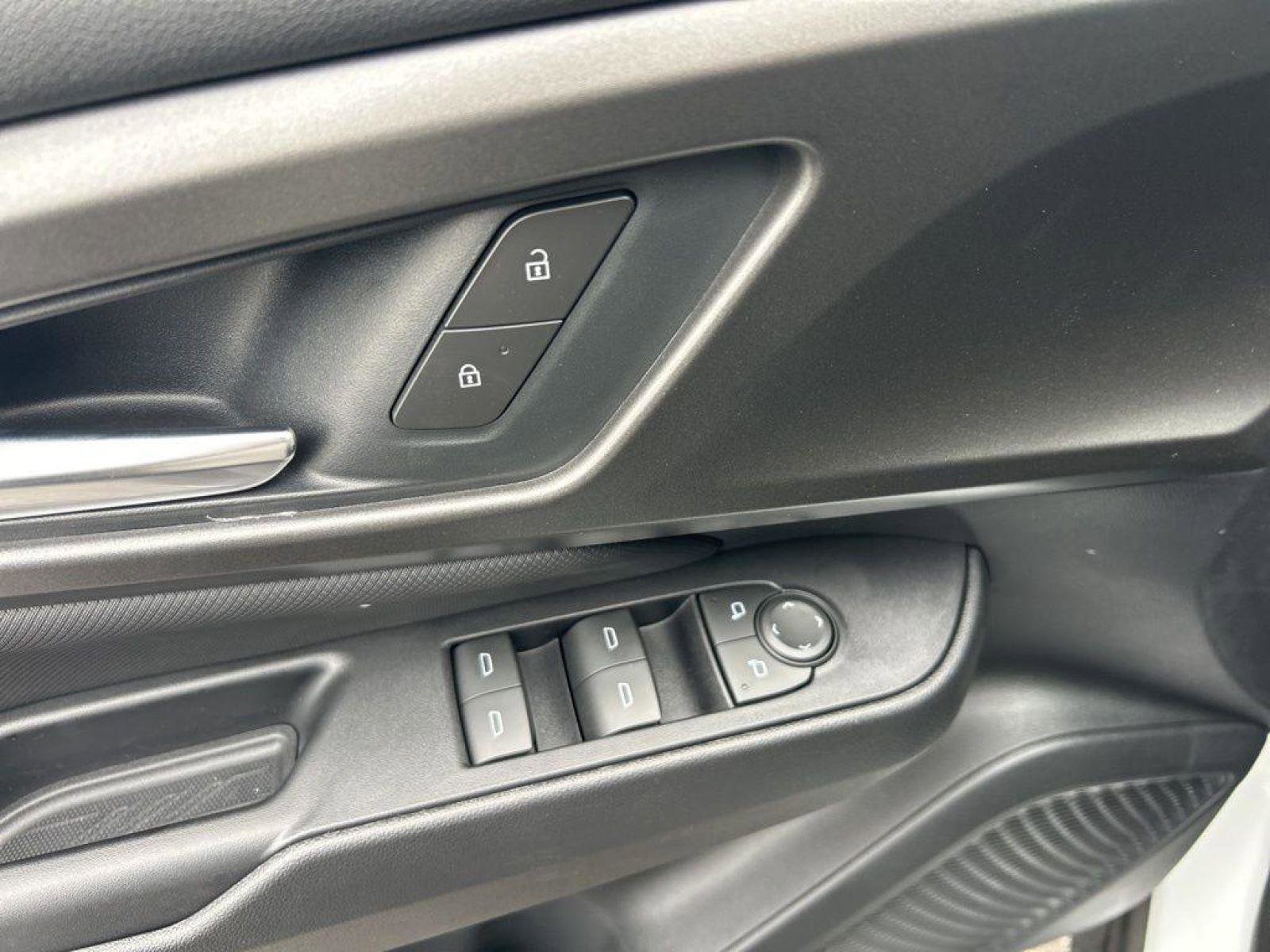 New 2026 Chevrolet Equinox EV LT FWD image 11