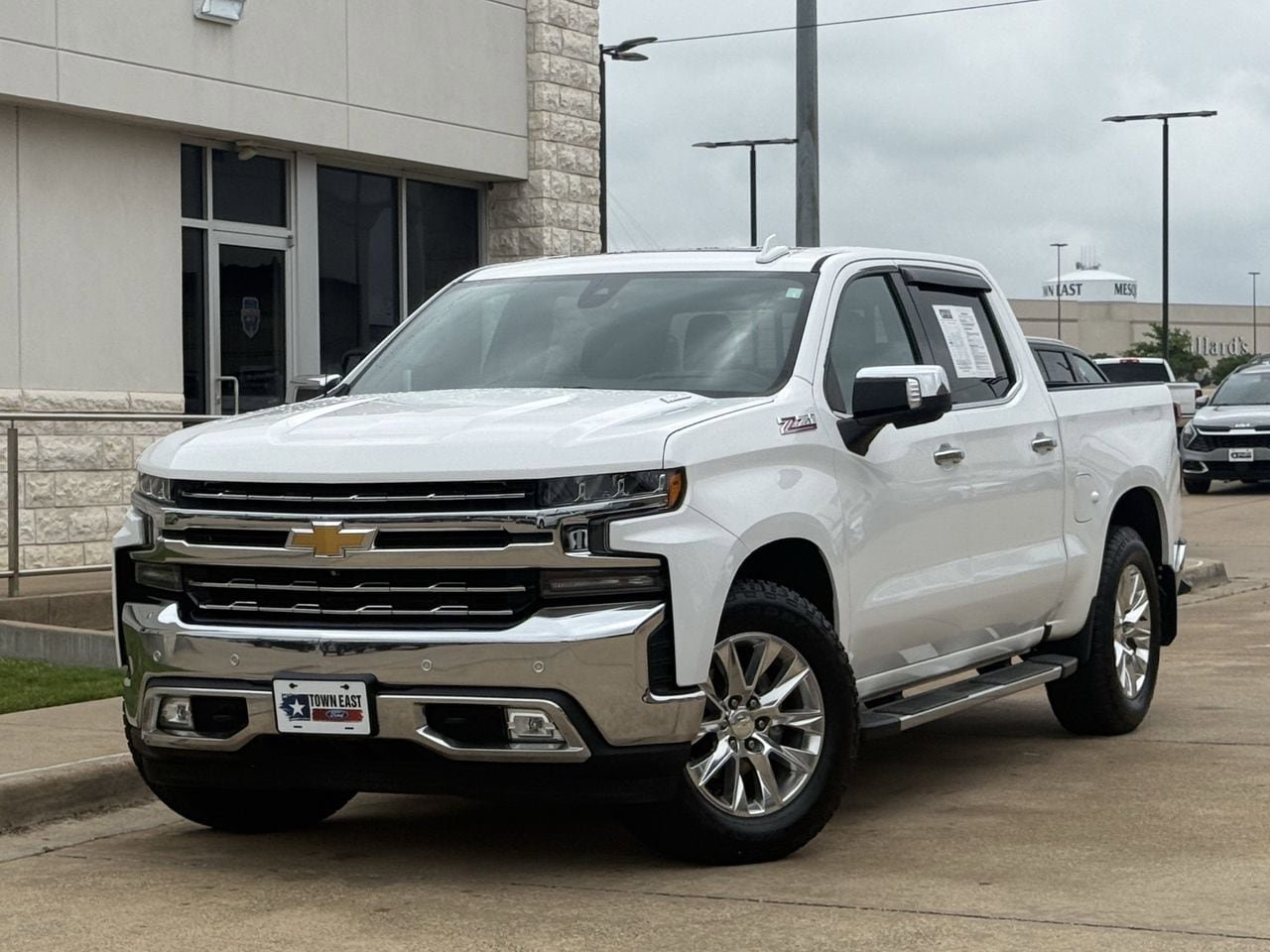 Used 2020 Chevrolet Silverado 1500 LTZ w/ LTZ Premium Package AWD/4WD image 2