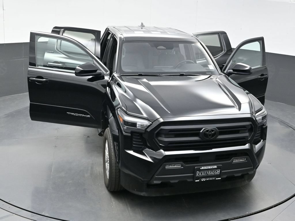 Used 2025 Toyota Tacoma SR5 AWD/4WD image 34