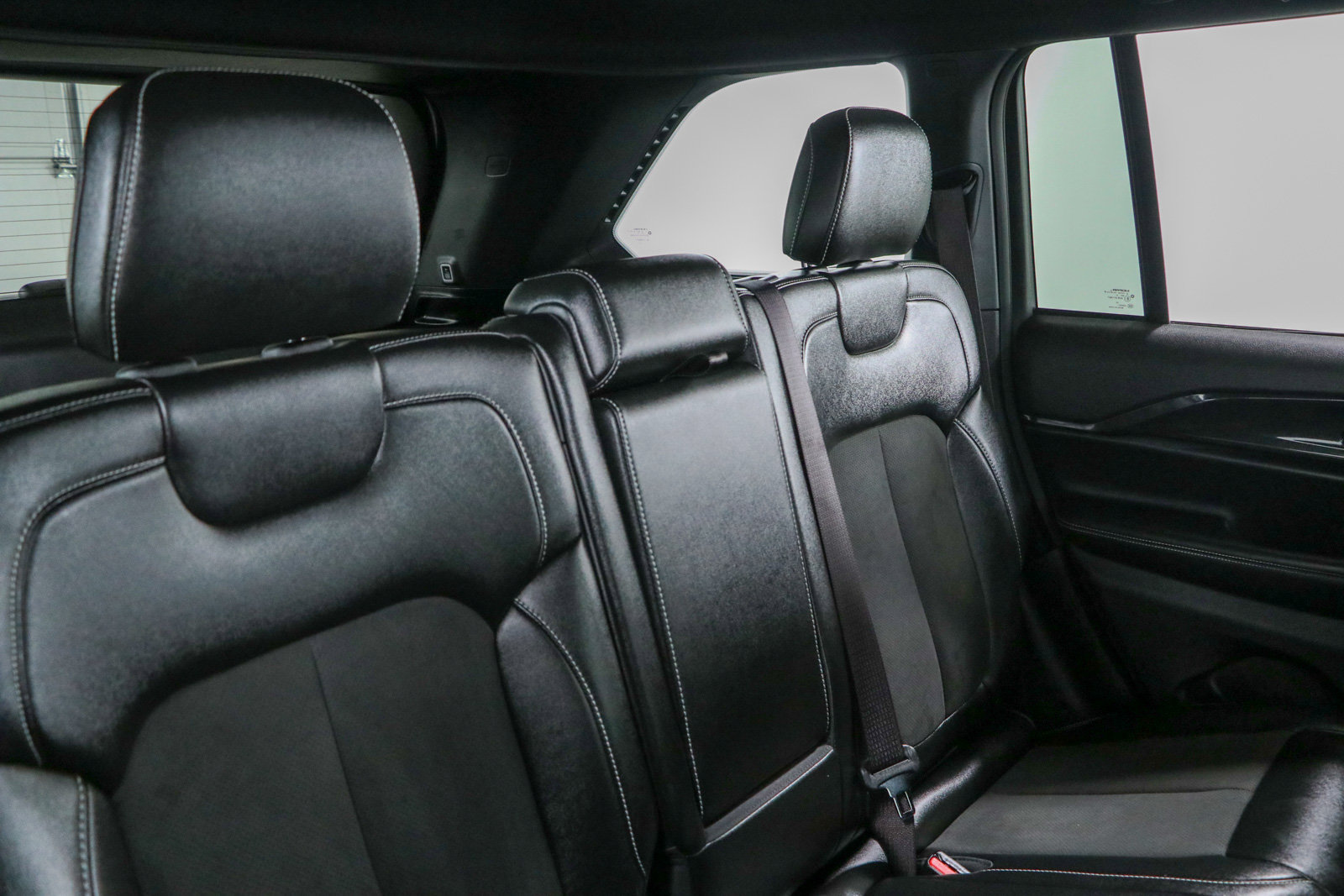 Used 2023 Jeep Grand Cherokee Altitude AWD/4WD image 27