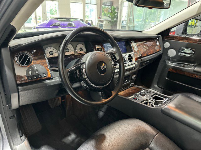 Used 2010 Rolls-Royce Ghost RWD image 4