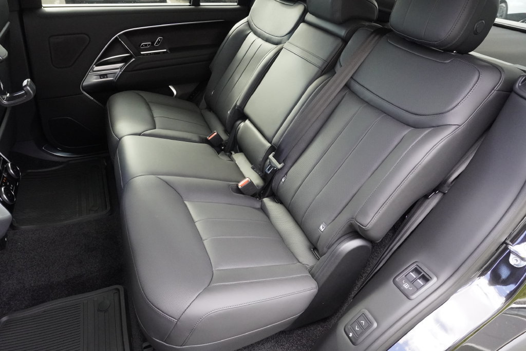 New 2027 Land Rover Range Rover Long Wheelbase SE AWD/4WD image 30