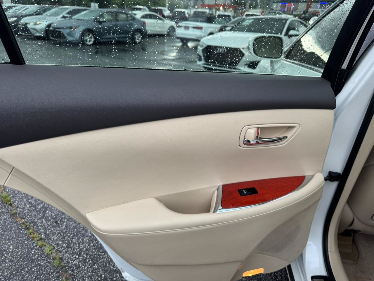 Used 2011 Lexus ES 350 FWD image 26