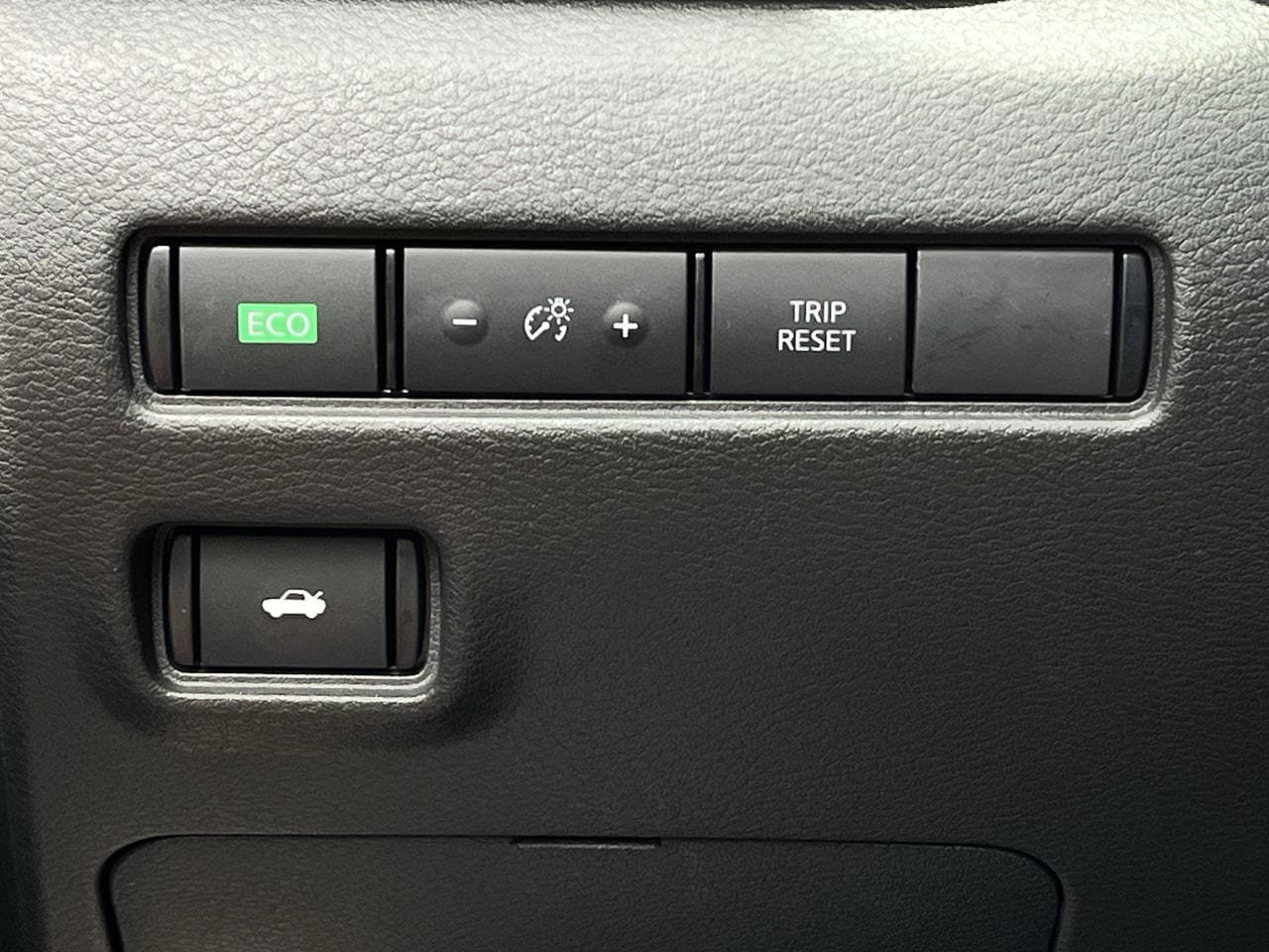 Used 2024 Nissan Sentra SV w/ SV Premium Package FWD image 20