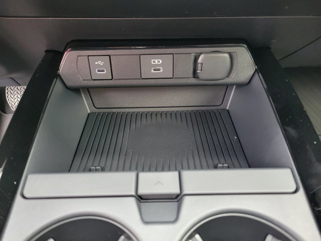 Used 2026 Toyota Prius LE FWD image 7