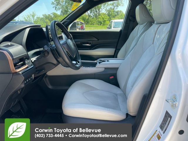 Used 2024 Toyota Grand Highlander AWD Hybrid image 9