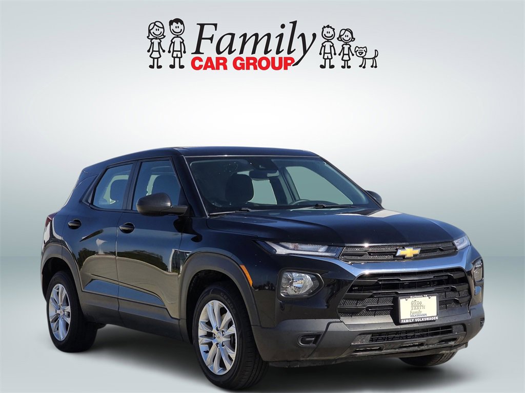Used 2022 Chevrolet TrailBlazer LS image 2
