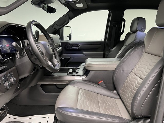 Used 2024 Chevrolet Silverado 2500 ZR2 w/ Technology Package image 21