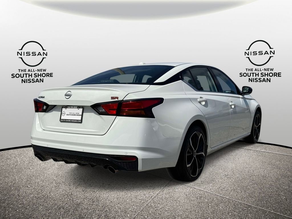 Used 2025 Nissan Altima 2.5 SR FWD image 5