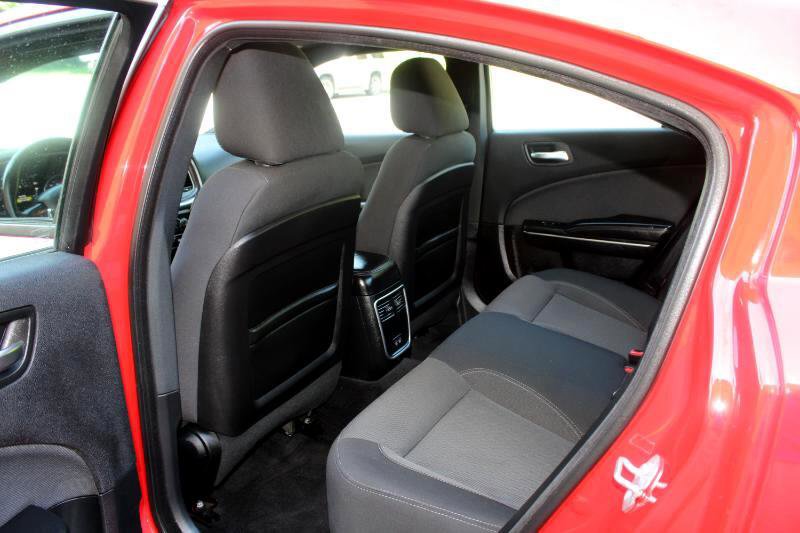 Used 2018 Dodge Charger SXT image 15