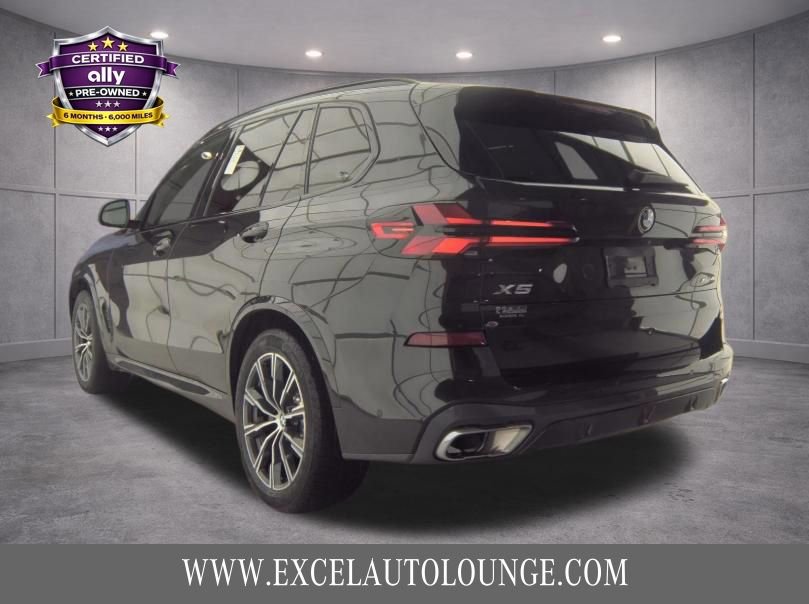 Used 2024 BMW X5 xDrive40i w/ M Sport Package image 3