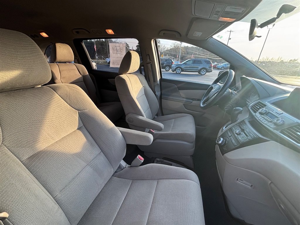 Used 2013 Honda Odyssey LX image 21