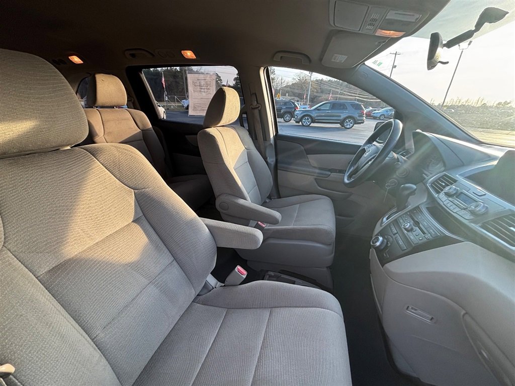Used 2013 Honda Odyssey LX image 21