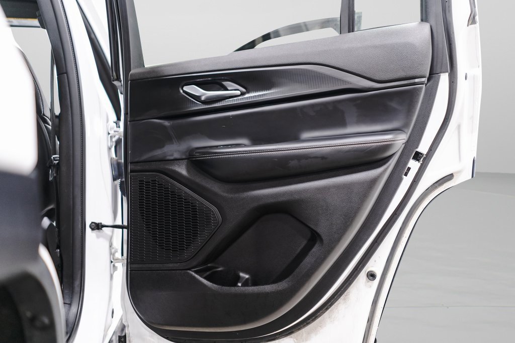 Used 2023 Jeep Grand Cherokee Altitude image 33