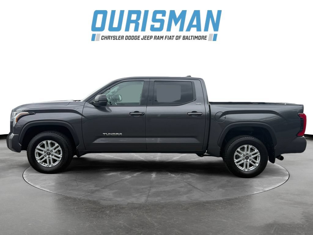 Used 2022 Toyota Tundra SR5 AWD/4WD image 3