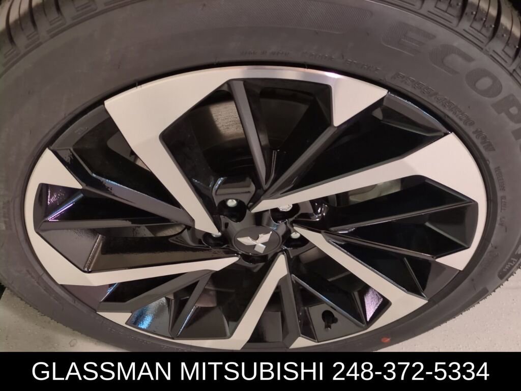 New 2025 Mitsubishi Outlander SE image 2