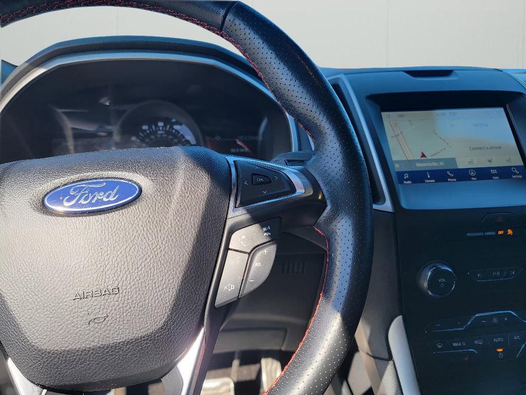 Used 2020 Ford Edge ST-Line w/ Cold Weather Package AWD/4WD image 17