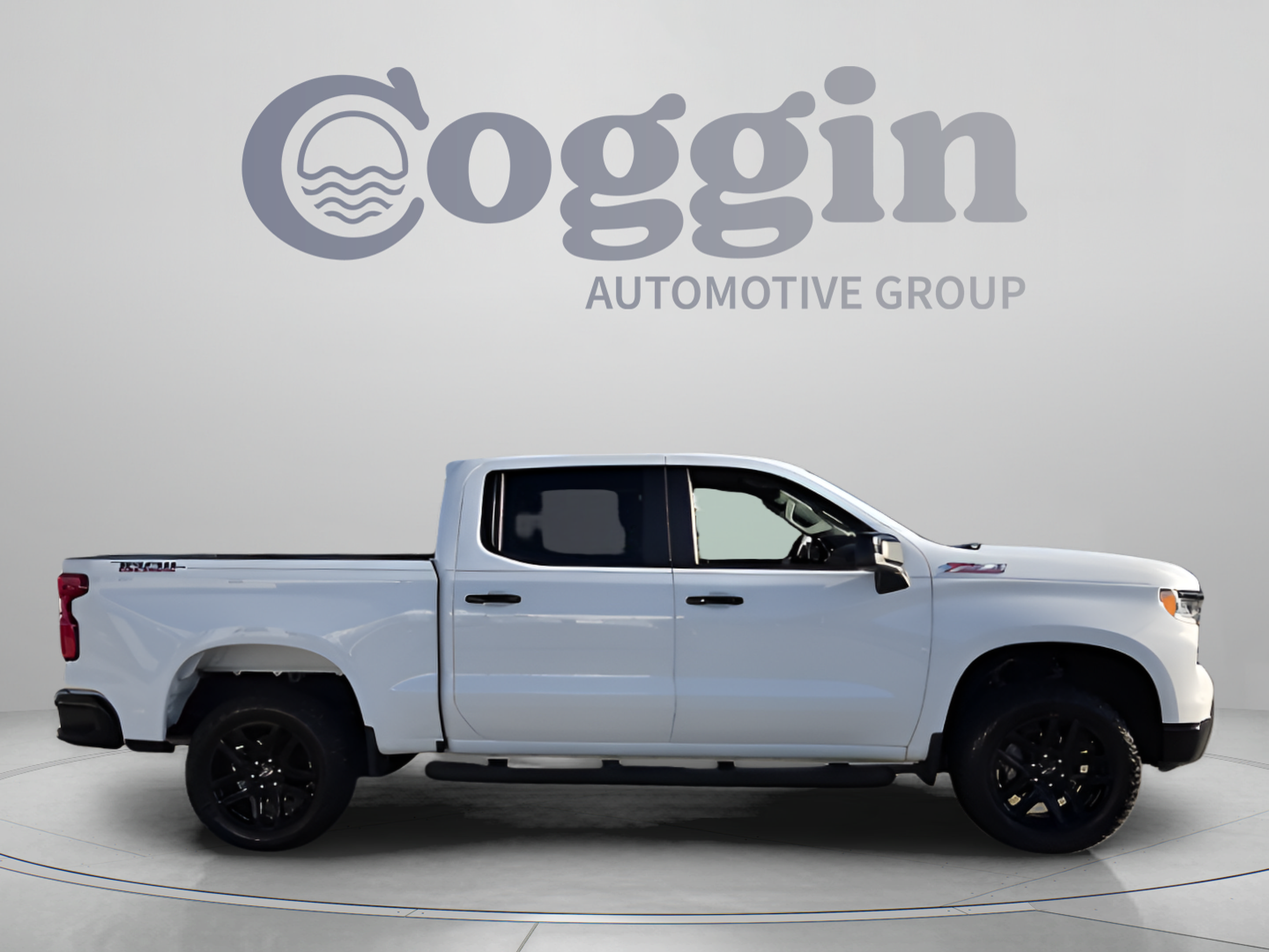 Used 2025 Chevrolet Silverado 1500 LT Trail Boss w/ Convenience Package II AWD/4WD image 6
