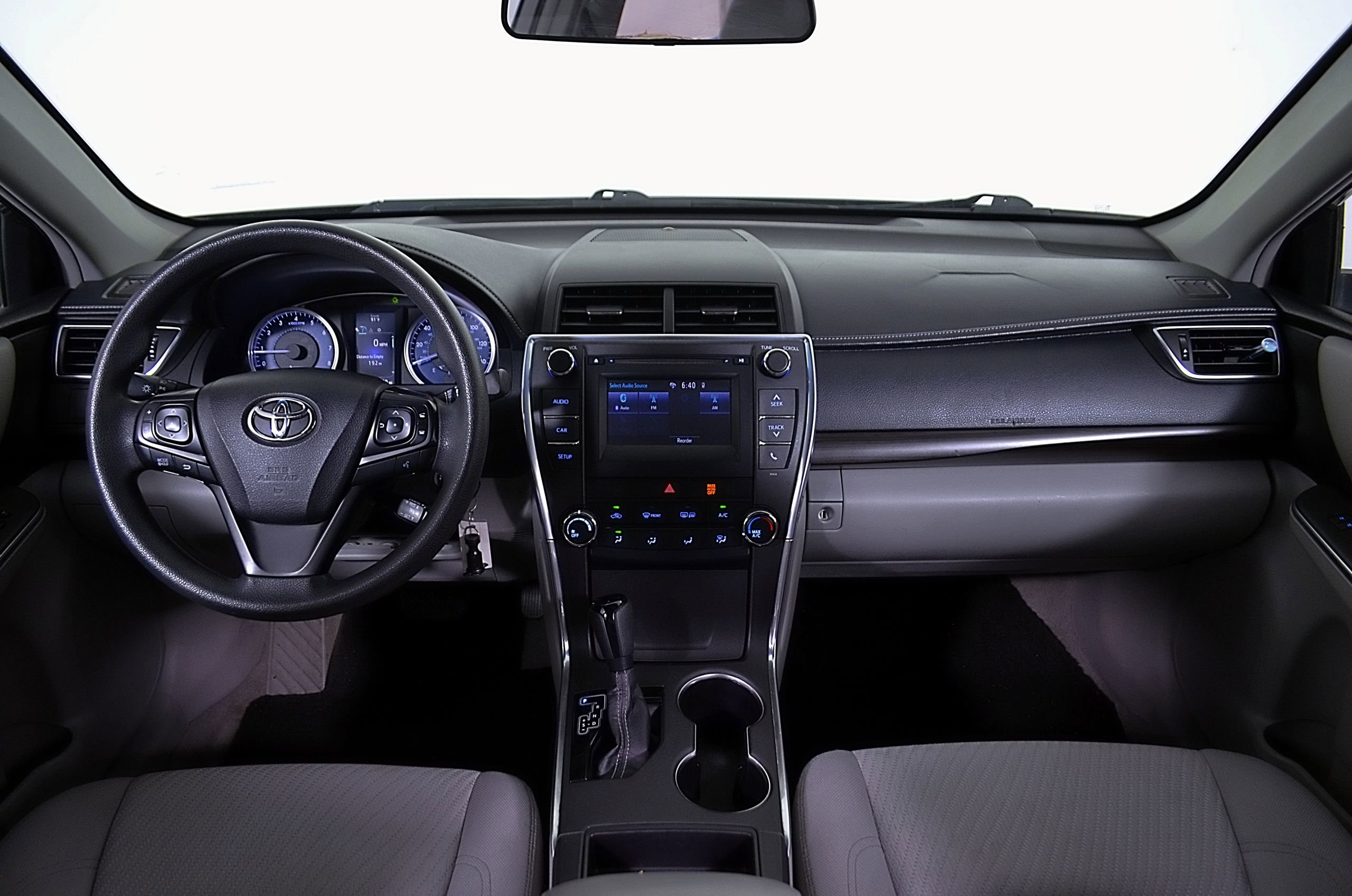 Used 2016 Toyota Camry LE FWD image 14