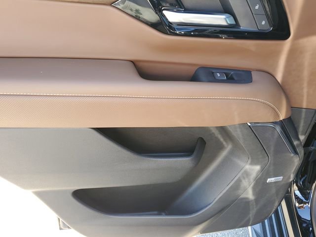 Used 2025 Chevrolet Tahoe High Country image 15