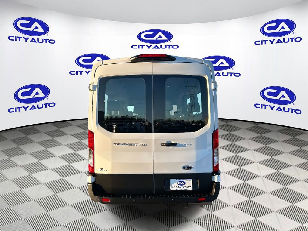 Used 2023 Ford Transit 350 XLT image 5