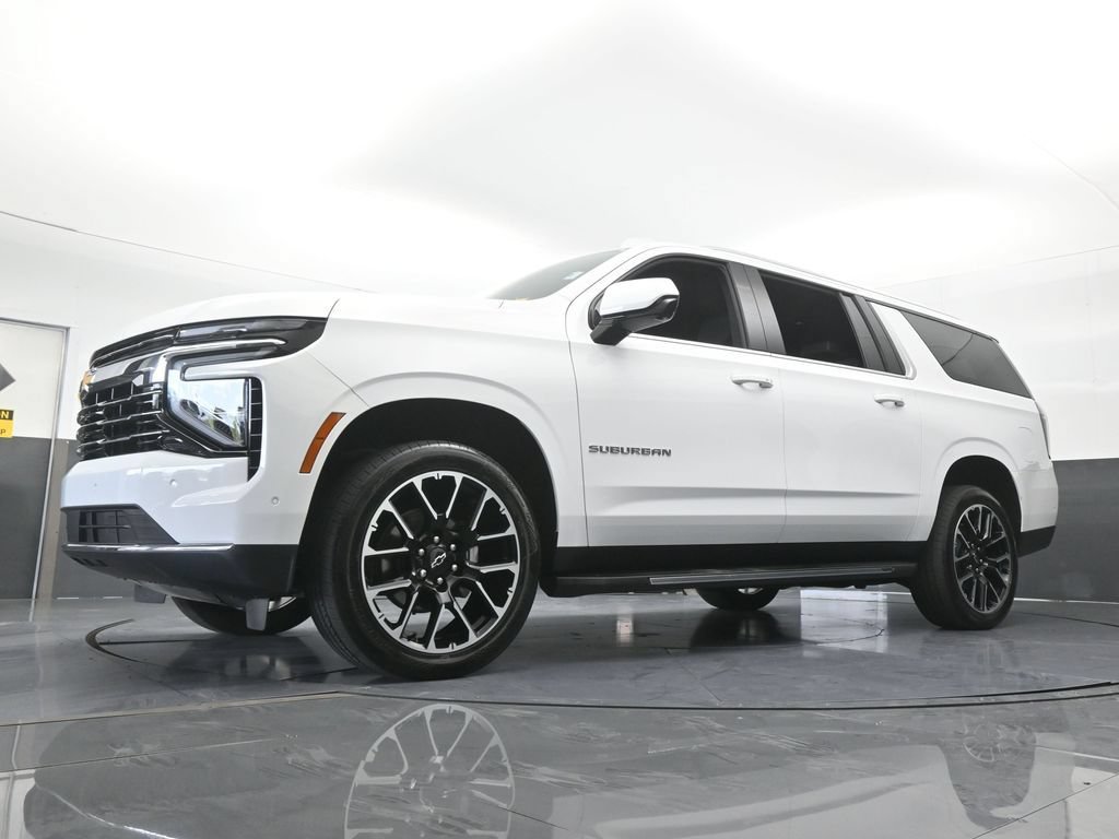 Used 2025 Chevrolet Suburban LT RWD image 68