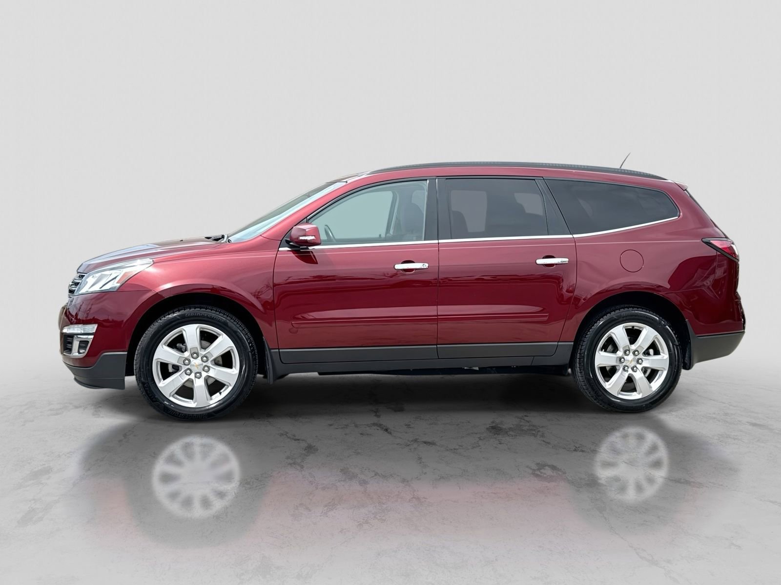 Used 2016 Chevrolet Traverse LT w/ Style and Technology Package FWD image 3