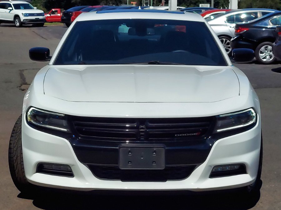 Used 2017 Dodge Charger SXT w/ AWD Plus Group image 2