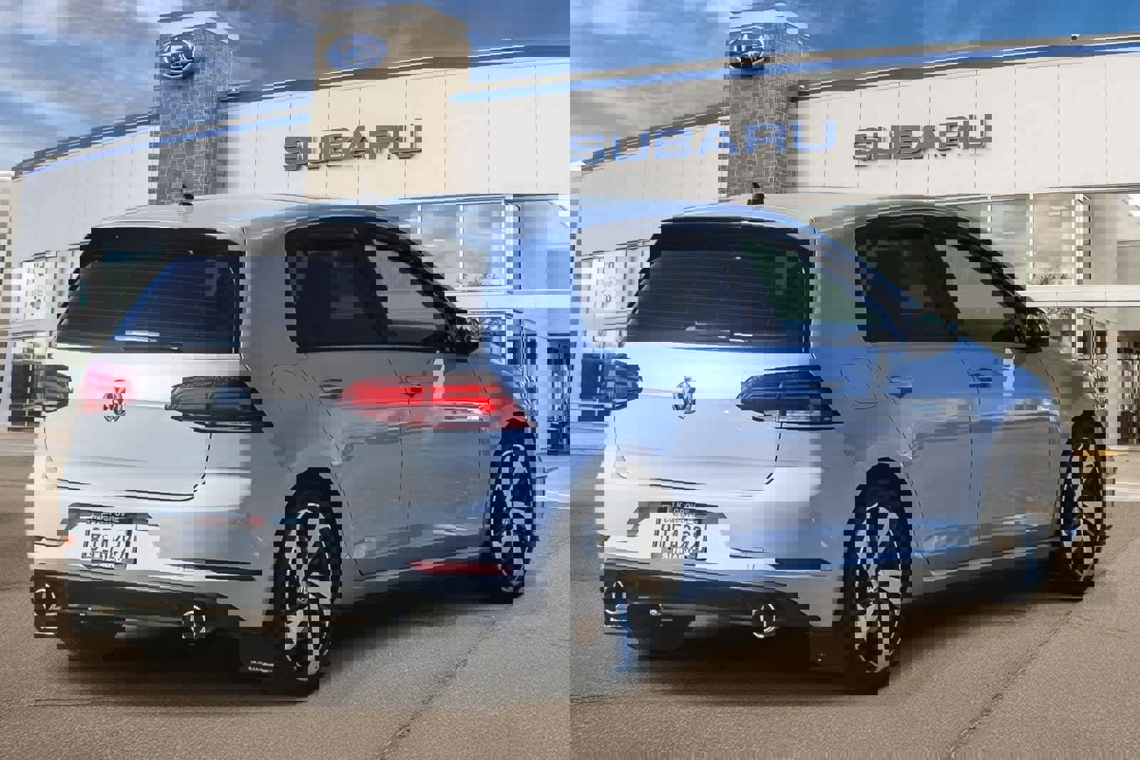 Used 2018 Volkswagen GTI SE image 2