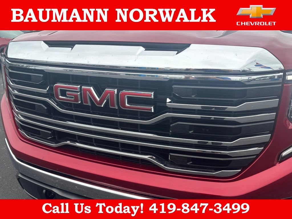 Used 2023 GMC Sierra 1500 SLT w/ SLT Premium Package AWD/4WD image 11