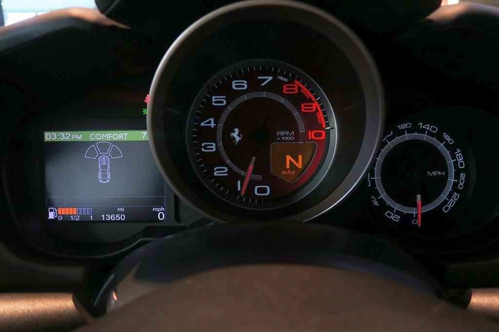 Used 2013 Ferrari California RWD image 17
