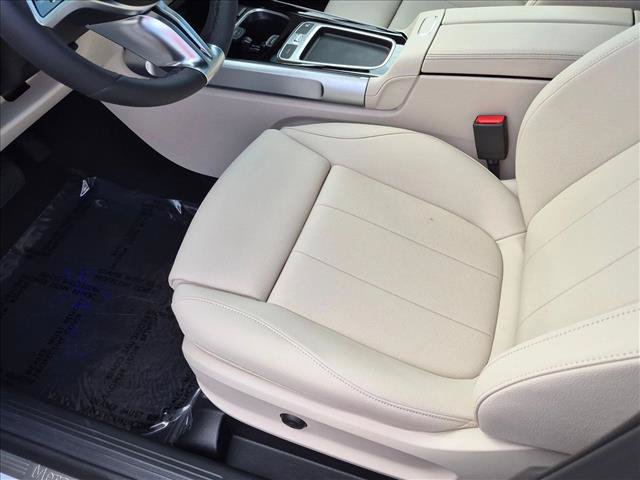 New 2026 Mercedes-Benz GLB 250 4MATIC image 4