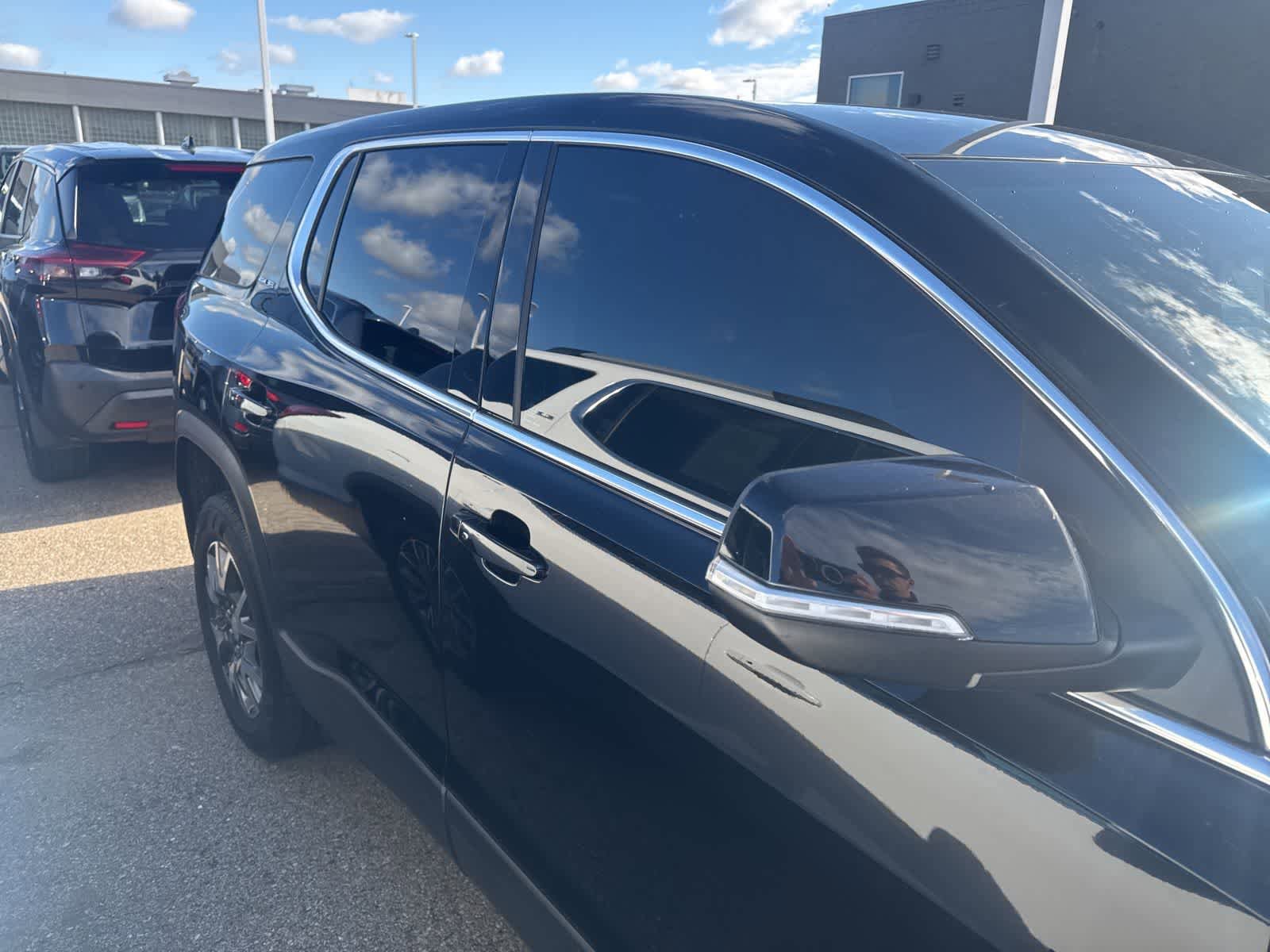 Used 2021 GMC Acadia SLE FWD image 25