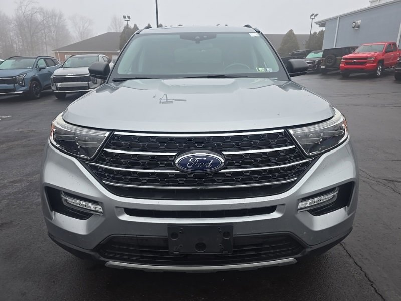 Used 2020 Ford Explorer XLT w/ Equipment Group 202A image 2