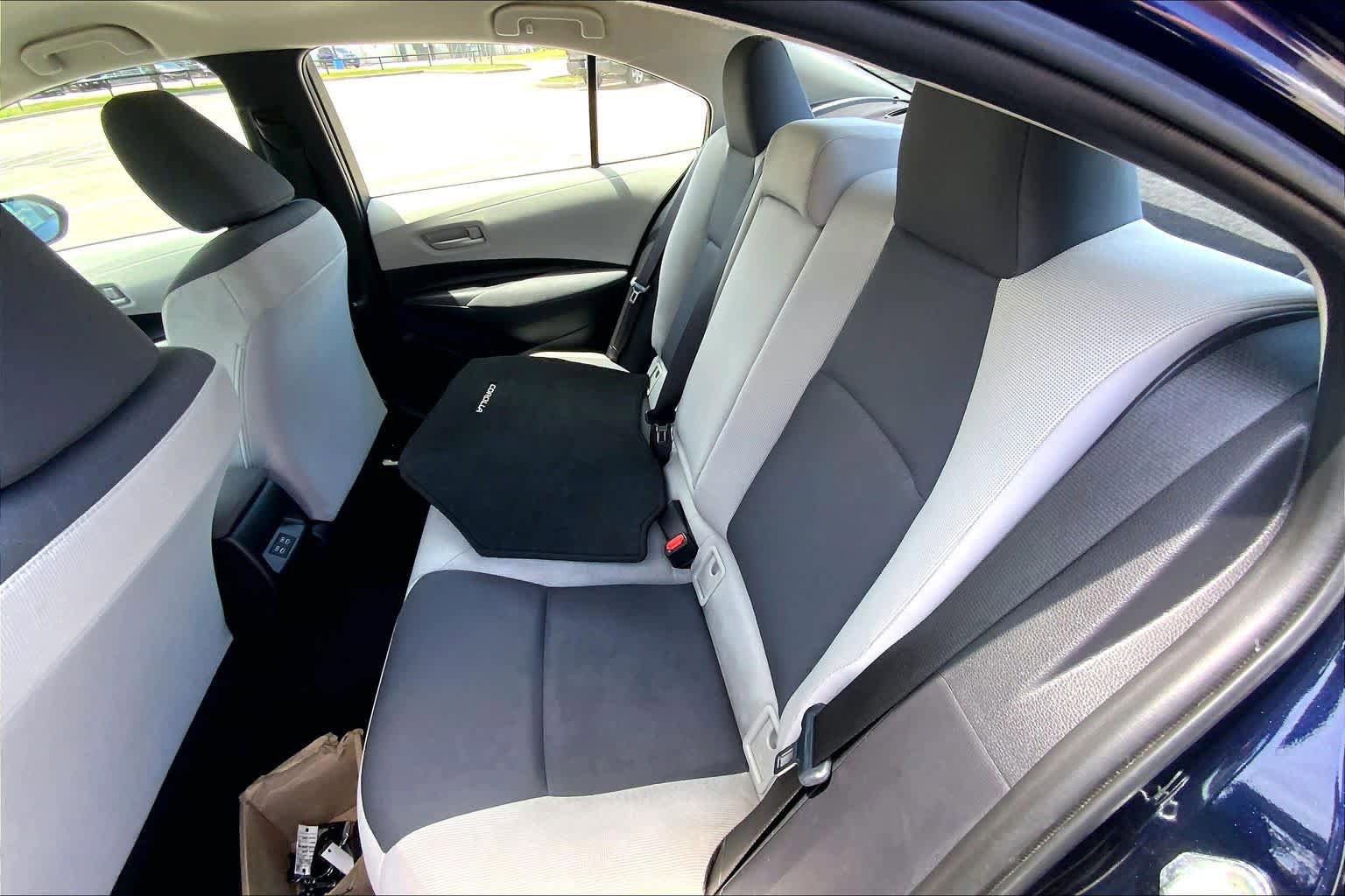 Used 2024 Toyota Corolla LE FWD image 27