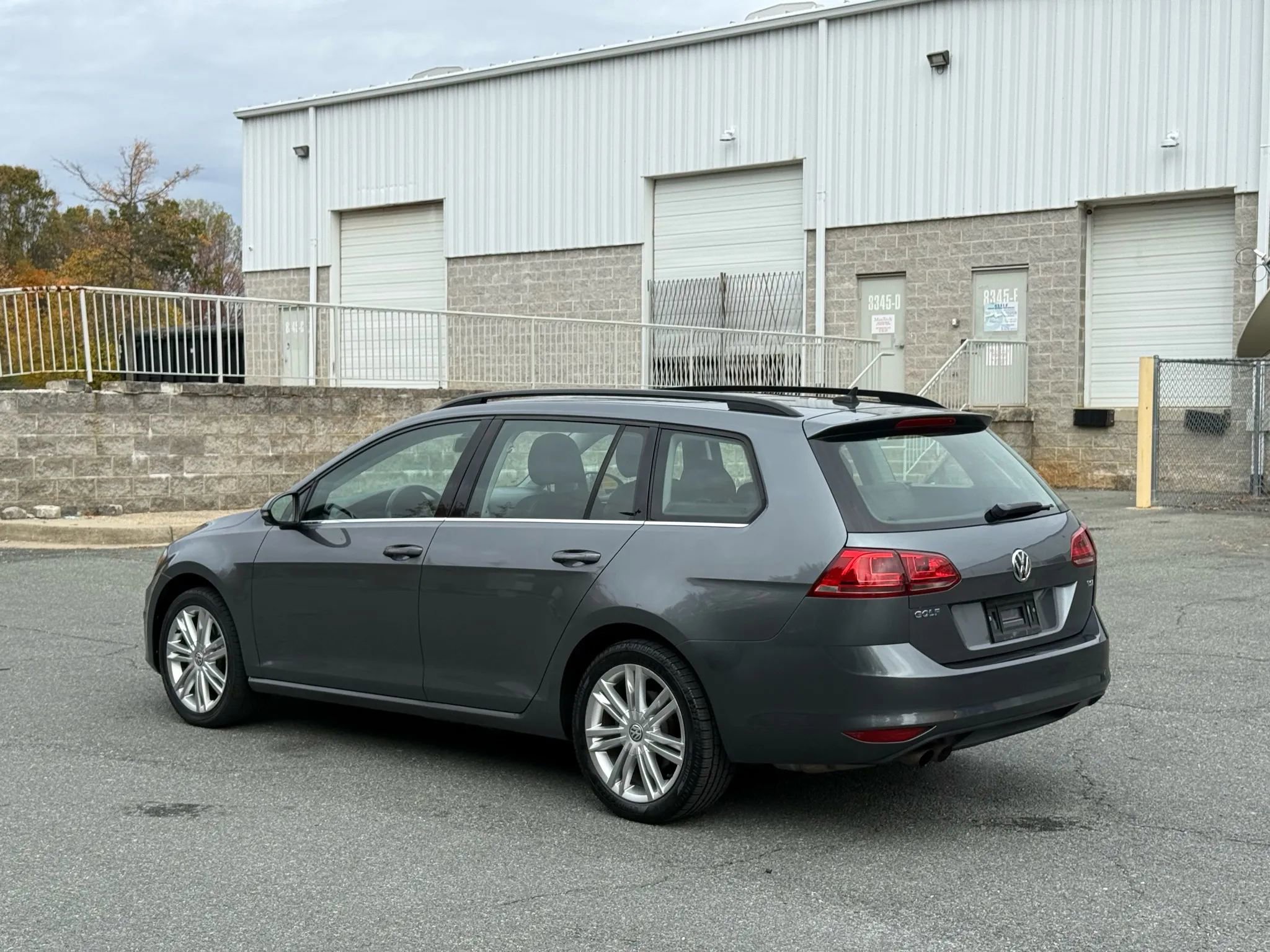 Used 2016 Volkswagen Golf Limited Edition image 12