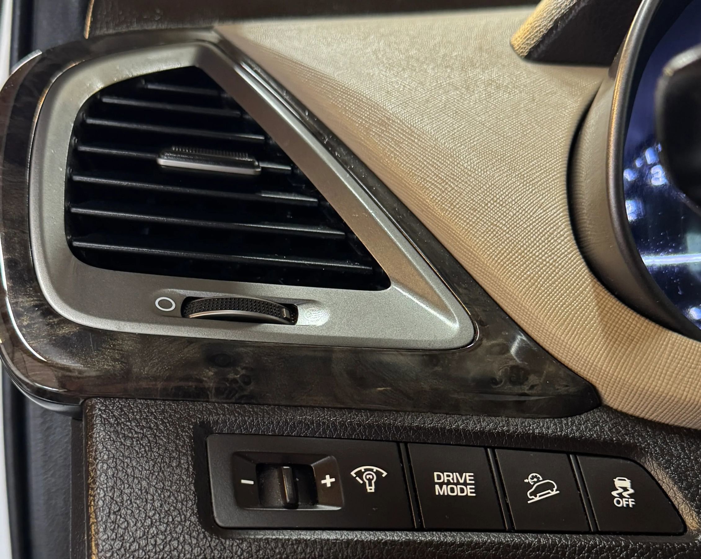 Used 2017 Hyundai Santa Fe Sport image 15