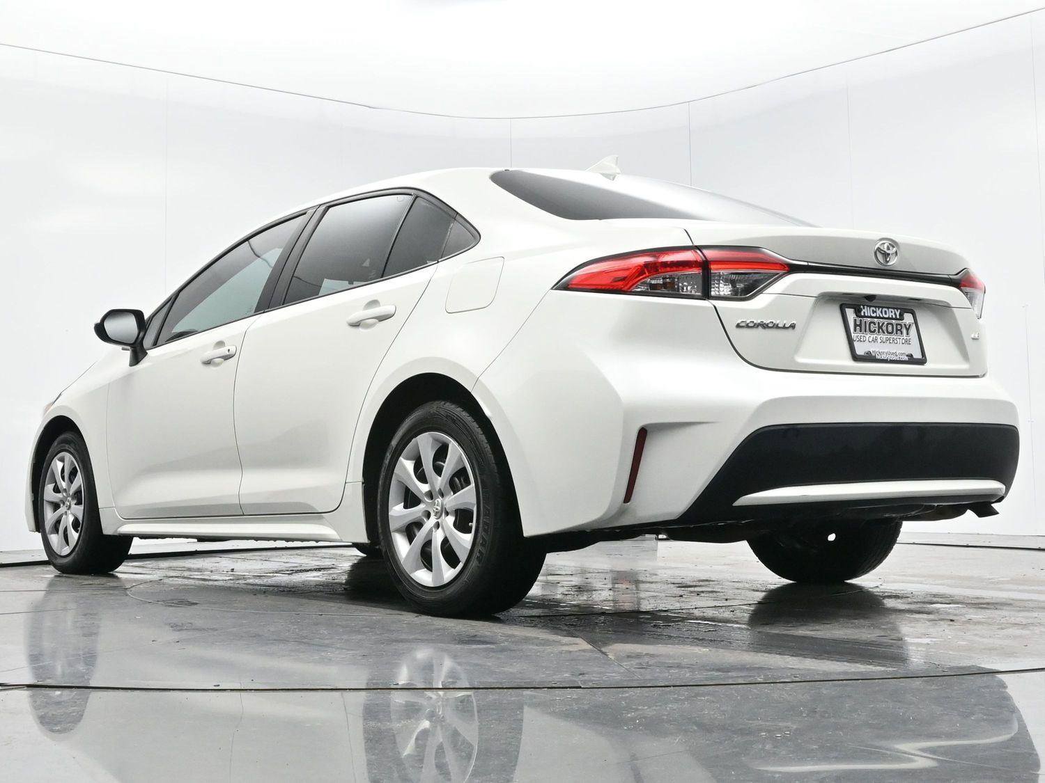 Used 2021 Toyota Corolla LE image 44