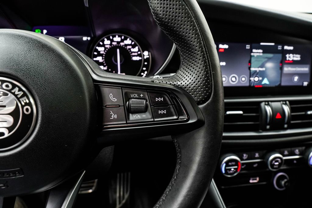 Used 2023 Alfa Romeo Giulia Ti image 36