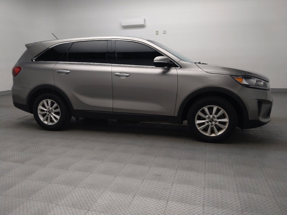 Used 2019 Kia Sorento LX image 11