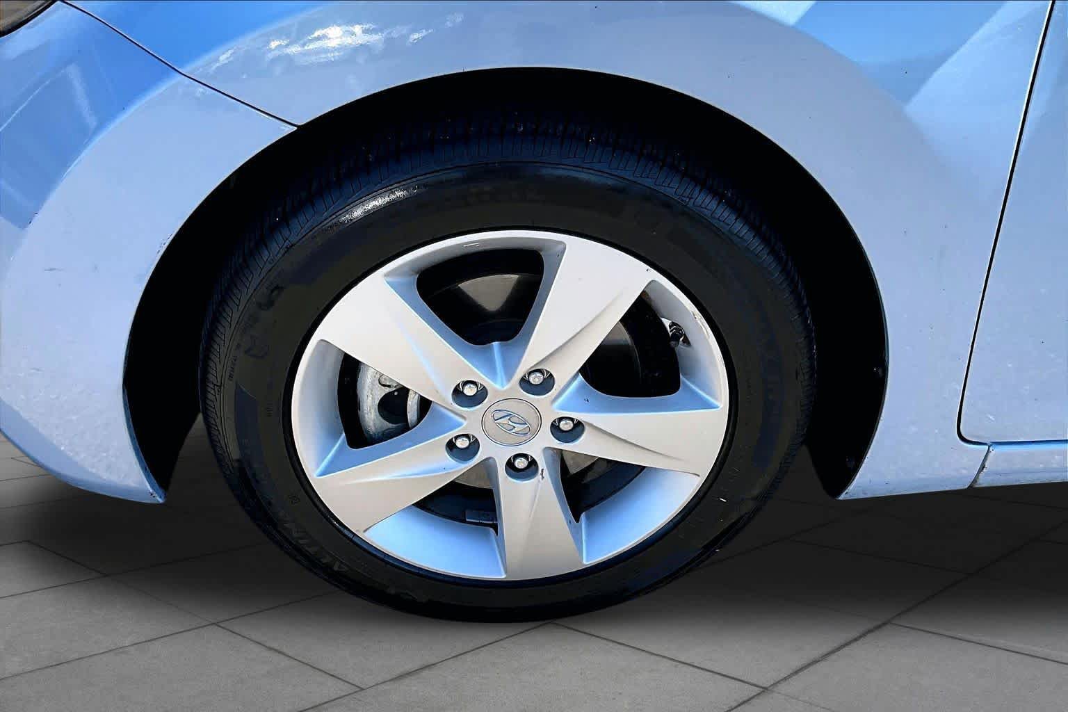 Used 2013 Hyundai Elantra GLS w/ Preferred Pkg FWD image 10