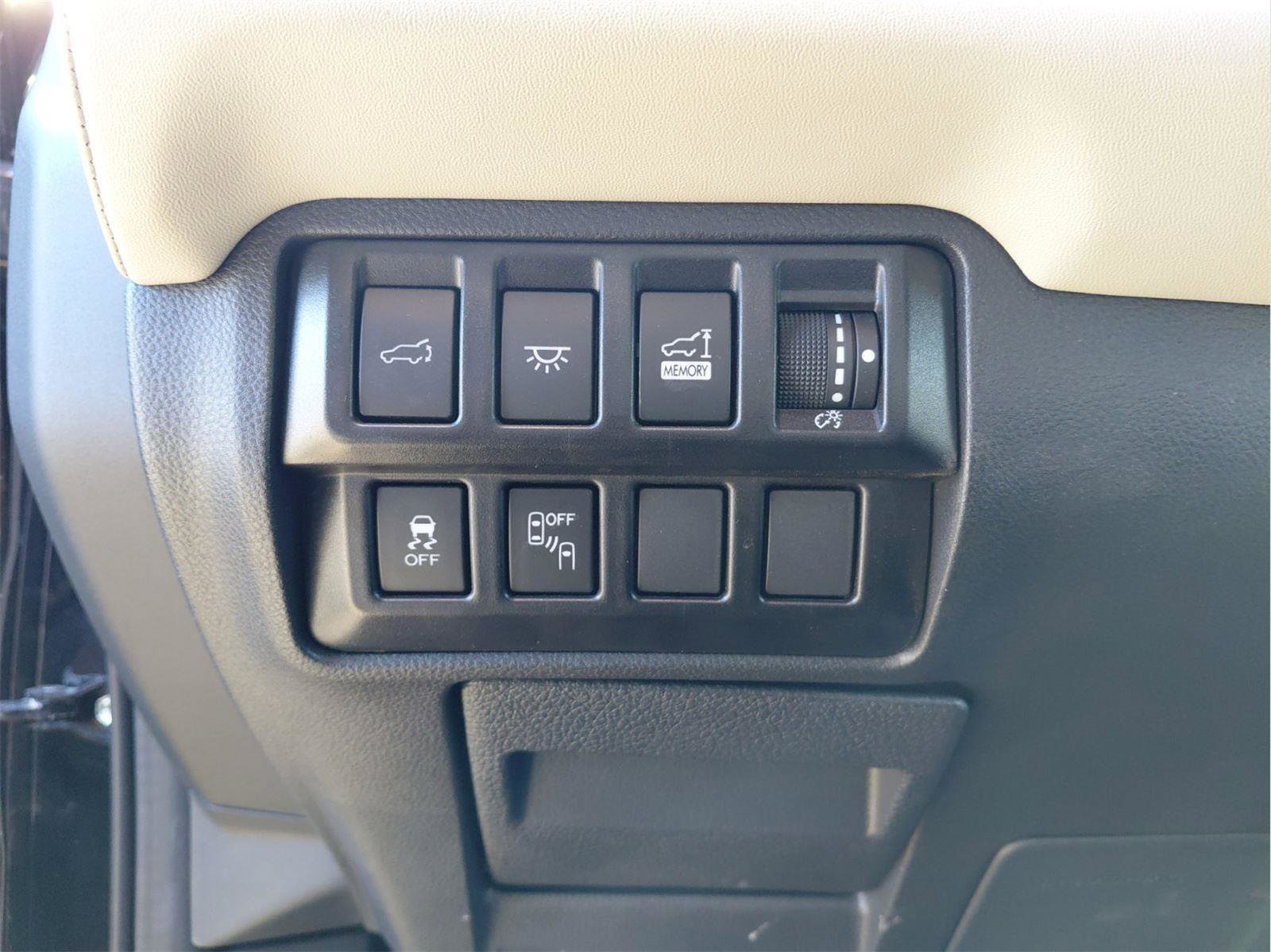 Used 2022 Subaru Ascent Limited image 29