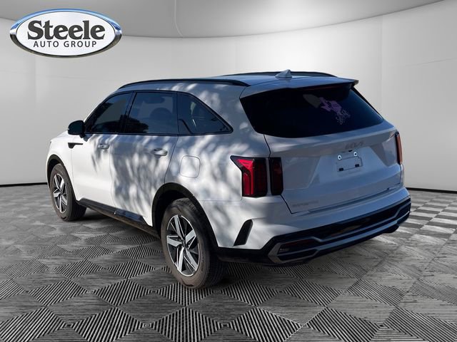 Used 2023 Kia Sorento S w/ Panoramic Sunroof Package image 3