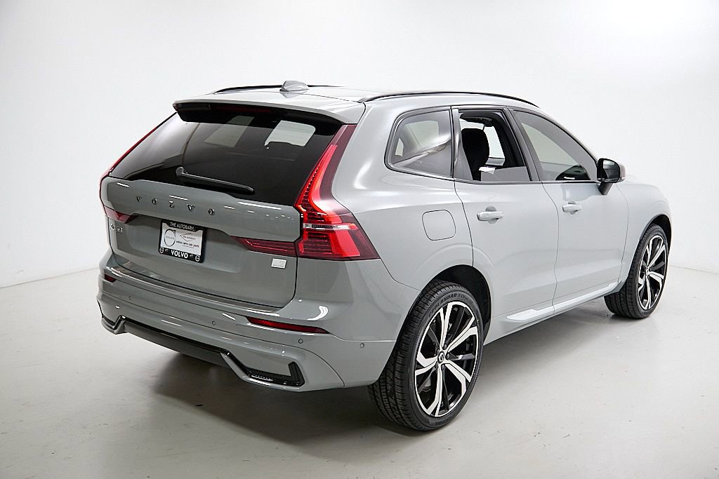 Certified 2024 Volvo XC60 T8 Ultimate w/ Protection Package Premier image 9