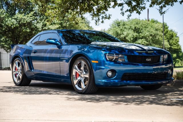 Used 2010 Chevrolet Camaro SS w/ RS Package RWD image 5