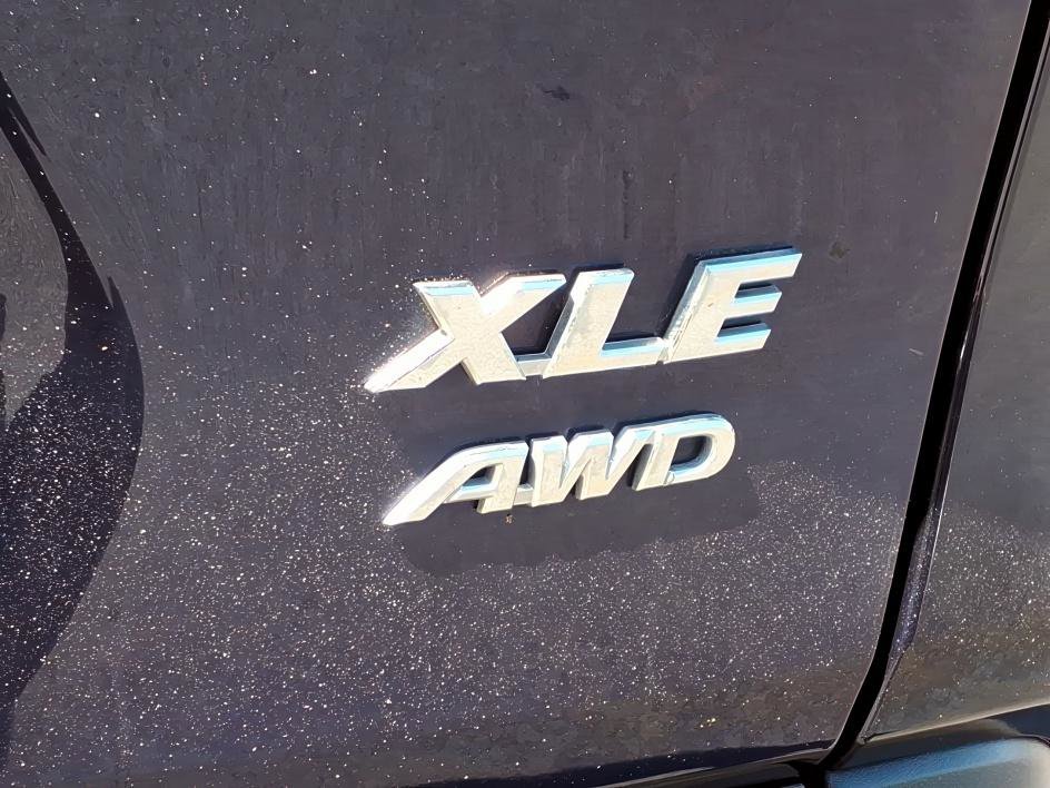 Certified 2022 Toyota RAV4 XLE AWD/4WD image 10
