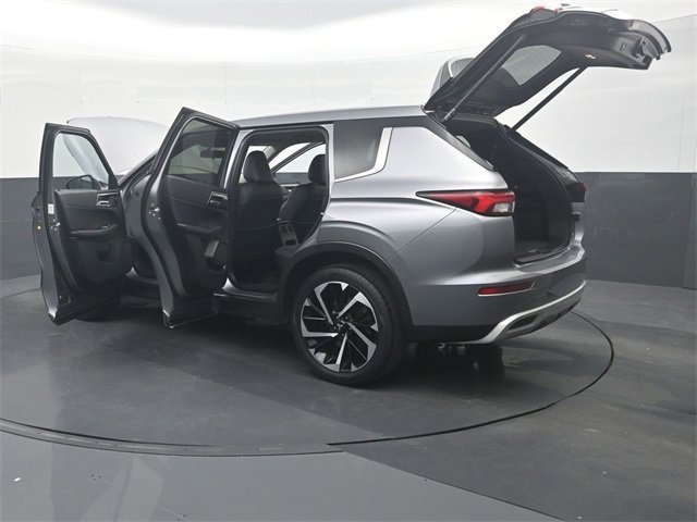 Used 2024 Mitsubishi Outlander SE image 39