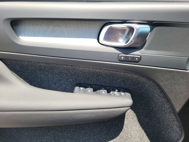 New 2026 Volvo XC40 B5 Core w/ Protection Package Premier AWD/4WD image 9