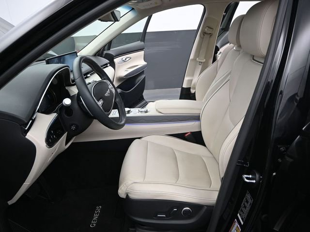 Used 2024 Genesis GV70 2.5T w/ Advanced Package image 11